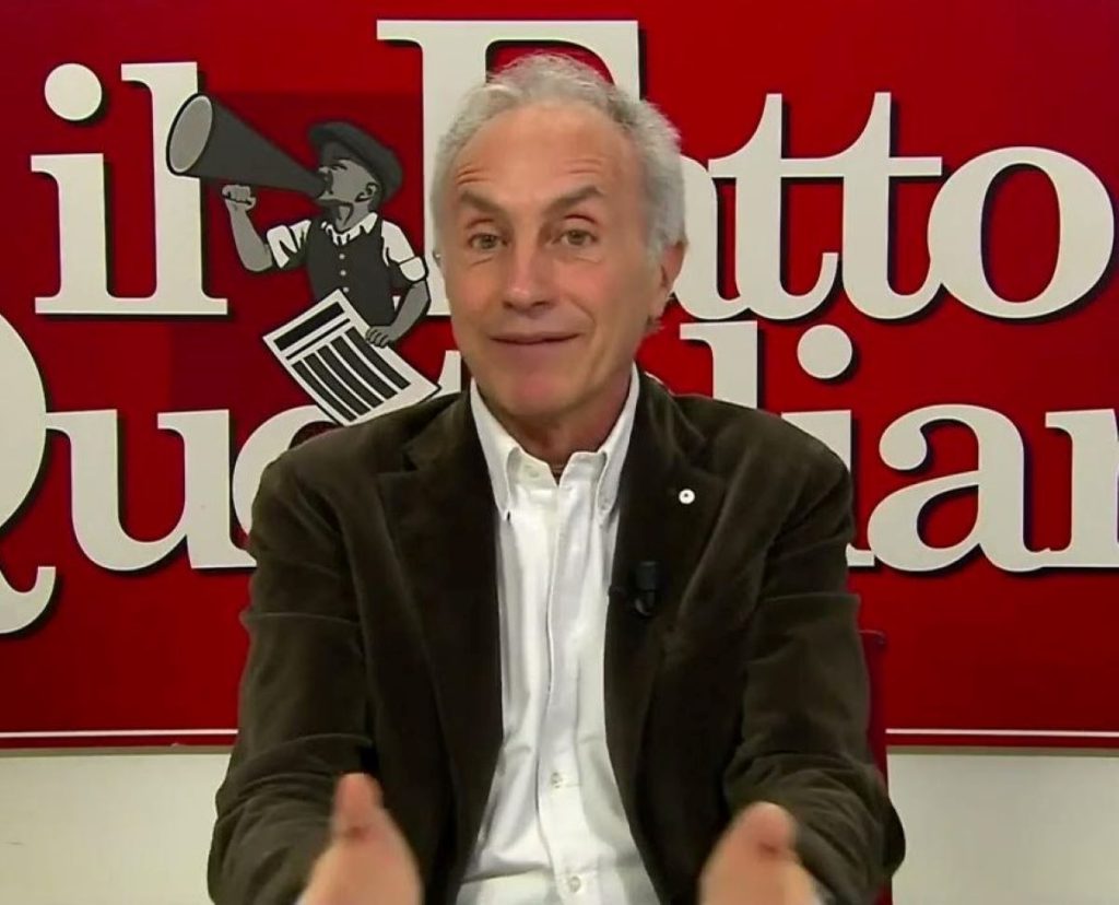 Marco Travaglio Baci Appassionati Con La Nuova Fidanzata Una