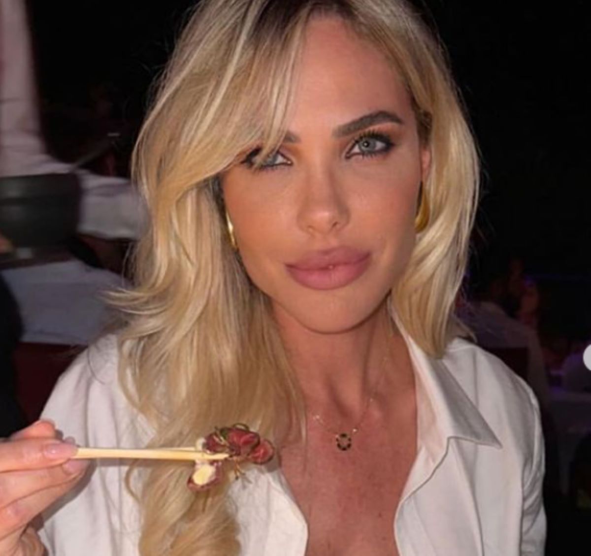 Ilary Blasi In Sardegna Mistero Sulla Sua Vita Privata Con Bastian Controcopertina